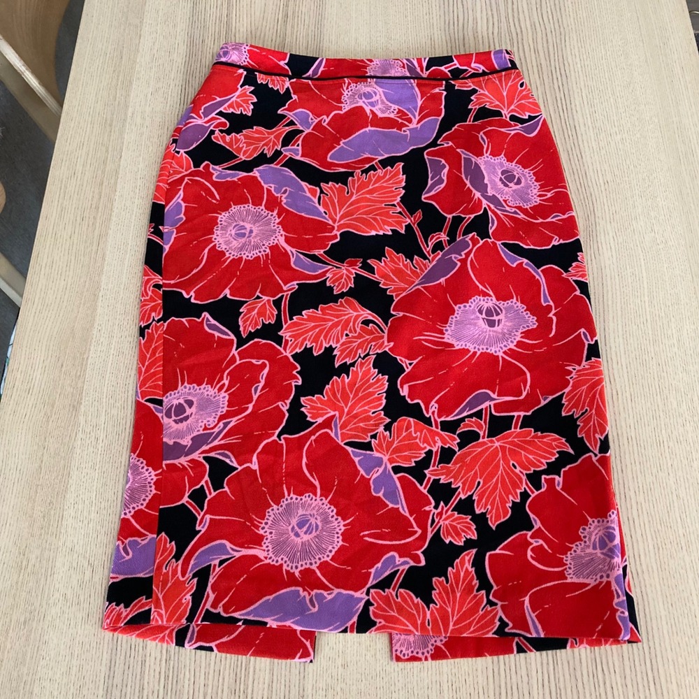 Who What Wear Pencil Skirt Womens 2 Red Poppy Floral Print Knee Length Back Slit - Picture 1 of 7